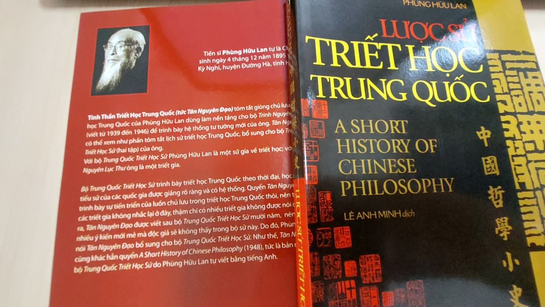 Phạm vi của triết học Trung Quốc không chỉ là Khổng tử hay Lão tử, thậm chí  không phải là Nho Gia hay Lão gia vốn liên quan đến hai ngài. Triết học Trung quốc vốn rông lớn hơn nhiều, các chủ đề mà các nhà tư tưởng Trung quốc đề cập hầu như cũng là chính là các vấn đề triết gia phương Tây quan tâm.
“Lược sử triết học Trung Quốc” là bản rút ngắn bộ “Lịch sử Triết học Trung Quốc” cùng của giáo sư Phùng Hữu Lan. Bản rút ngắn này thực hiện được là do tác giả bỏ hết đi một số triết gia kém quan trọng trong nguyên tác và giản lược những chỗ nói về các triết gia còn lại, tránh ghi nhiều cước chú hay bỏ đi các phần tham khảo chi tiết. 
Dẫu vậy đây là một tác phẩm có tính học thuật thật sự, một công trình giá trị mà độc giả có thể nương cậy khi nhập môn nghiên cứu về triết học Trung Quốc.