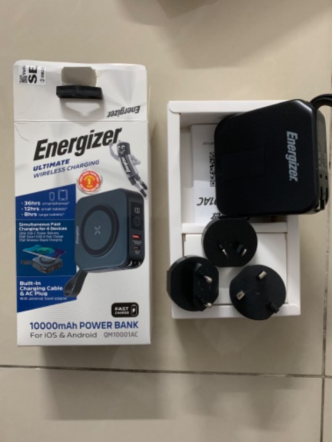 Thiết kế đẹp, màu sắc bắt mắt. Chất lượng tốt, giao hàng đúng hẹn. Đóng gói cẩn thận.