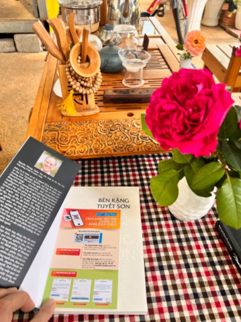 Đóng gói cẩn thận. Sách có tem chống hàng giả