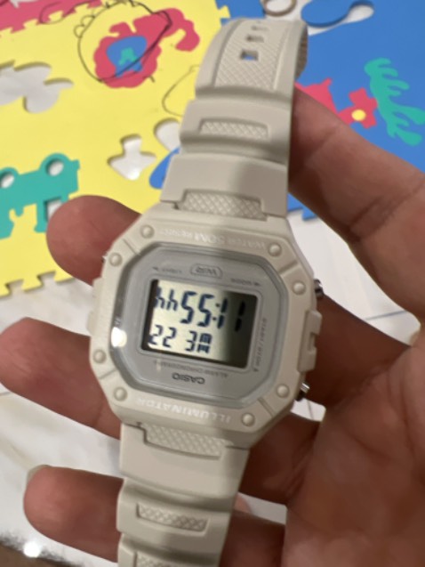 dây hơi cứng xíu, nhìn ổn nam tính