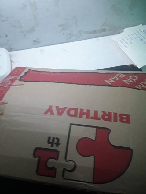 Sách được giao rất nhanh, đóng gói sách kỹ, cẩn thận, siêu ưng ý. Sách rất đẹp đúng nghĩa xịn mịn, có bookmark, bìa bọc bên ngoài. Sách có bị in thừa một tý nhưng không  sao.
Là cuốn sách về giấc ngủ đầu tiên được viết bởi chính một chuyên gia khoa học hàng đầu, giám đốc Trung tâm về Khoa học Giấc ngủ Con người của trường Đại học California, Berkeley, Sao chúng ta lại ngủ trở thành một cuộc khám phá mang tính đột phá về giấc ngủ, giải thích việc chúng ta có thể khai thác được sức mạnh biến đổi của giấc ngủ nhằm làm thay đổi cuộc sống của chúng ta trở nên tốt đẹp hơn như thế nào.
Giấc ngủ từ lâu đã trở thành một trong những khía cạnh quan trọng nhất song lại được hiểu đúng giá trị ít nhất về sự sống, sức khỏe và tuổi thọ của con người chúng ta – cho tới khi xuất hiện sự bùng nổ những cuộc khám phá mang tính khoa học trong hai thập kỉ qua đã bắt đầu soi rọi ánh sáng mới mẻ về chủ đề này.