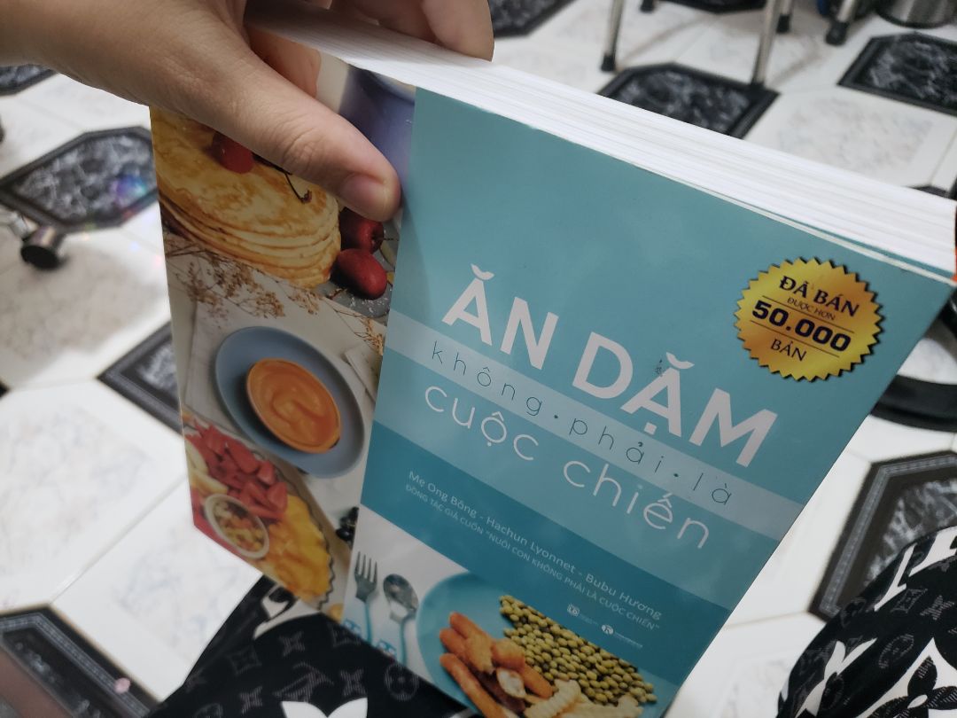Sách dày xỉu, mới cứng, nguyên vẹn, có hướng dẫn rất nhiều món ăn BLW, nhiều hình ảnh minh họa Sách dày xỉu, mới cứng, nguyên vẹn, có hướng dẫn rất nhiều món ăn BLW, nhiều hình ảnh minh họa