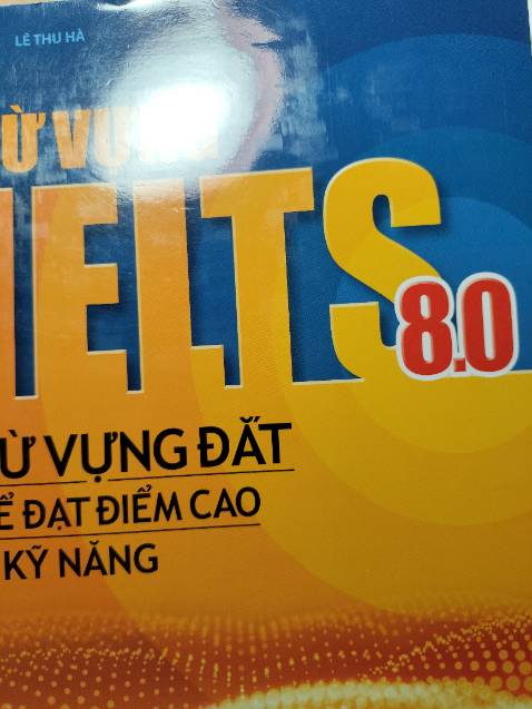 Đóng gói rất cẩn thận, giấy đẹp, màu mực in rõ nét, giao hàng siêu nhanh luôn ạ. Về nội dung sách thì siêu chất lượng luôn, có mã QR để quét audio phần listening, rất xịn ạ