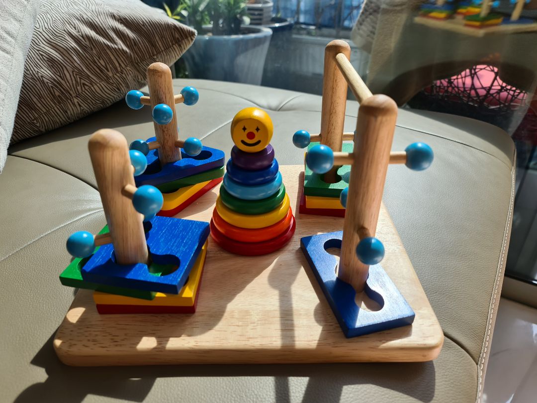 Cực kì thích bộ này, gỗ xịn chắc chắn. chi tiết làm tỉ mỉ đẹp màu sơn đẹp. Đáng đồng tiền