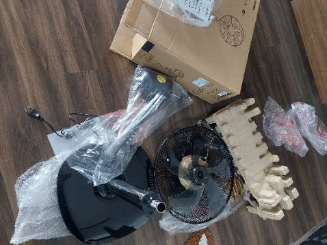 Giao hàng thiếu ốc vít bắt chân đế, thiếu điều khiển.