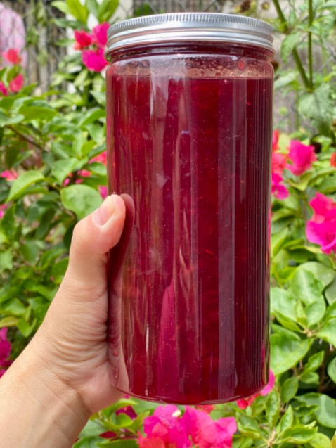 Mứt mận em làm xong rồi ạ.
Các mẹ cho em xin địa chỉ em gửi hàng cho nhé.
Hũ như hình, 1kg mứt nhé các mẹ.

Thành phần: Mận, nước mía, gừng.
Bảo quản: Ngăn mát tủ lạnh 3-6 tháng ạ.

Mận em đặt mua loại ngon, không bị đắng như năm ngoái nữa nên mận ra màu rất đẹp và rất ngon.

100% chất lượng healthy, không chất bảo quản, không chất chống mốc nên các mẹ yên tâm nhen 🥰
Zá: 130k/hũ
Freeship cho đơn hàng 6 hũ ạ.
Liên hệ ***: Võ Thị Thu Hạnh