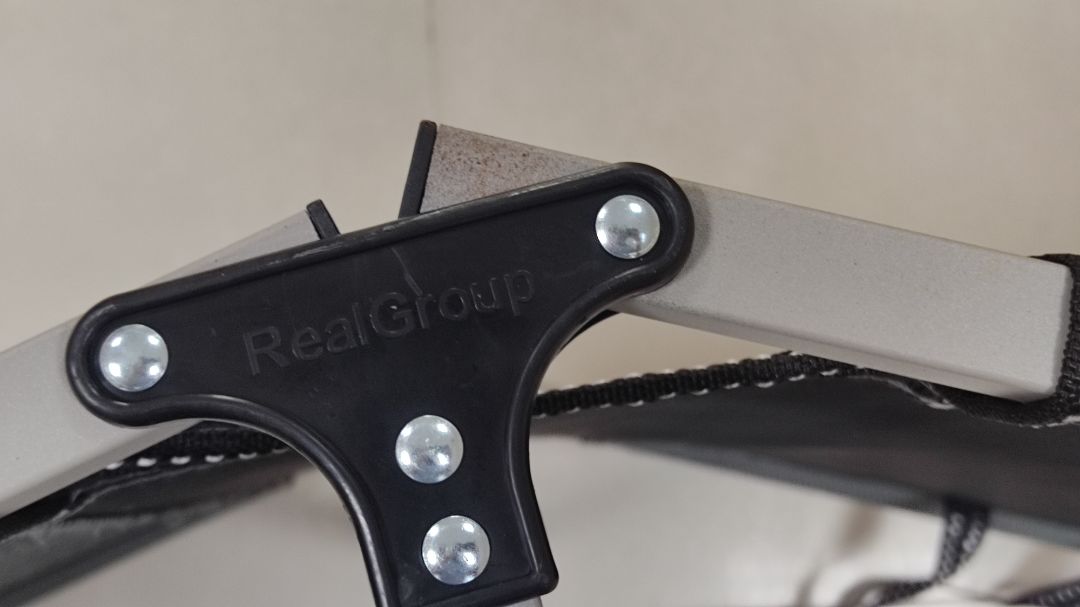 giao hàng rất nhanh nhưng mua 2 sản phẩm đều bị hiện tượng gỉ ố vàng ở khung, không biết có cho đổi trả không