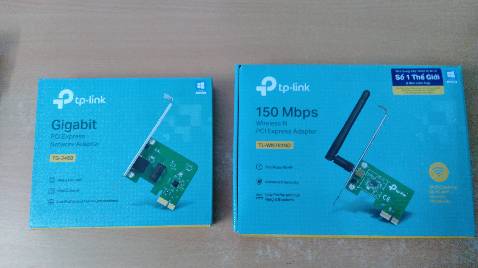 Tiki chuẩn bị đơn hàng này cho mình hơi lâu xíu! (Sau khi đặt hàng thì mấy ngày sau các bạn ấy có thông báo cho mình sẽ giao trễ 1- 3 ngày tiếp theo, mình chờ dài cổ luôn! >< ) 
Đối tác giao hàng Ninjavan giao hàng rất nhanh. 
Sản phẩm chính hãng, dễ dàng lắp đặt. Có đi kèm 2 khay chặn cho các kích thước vỏ case khác nhau. 
Card sử dụng cổng PCIe (Các cổng hỗ trợ các bạn có thể xem hình mình up) 
Mình đã lắp đặt và thử nghiệm thực tế với mạng wfi cách 1 tầng, có tường ngăn thì tốc độ kết nối so với cổng Lan đạt 9/10.
Sản phẩm TL-WN781ND của mình nhận được là V3 mới nhất.
Đặc biệt Card còn có tính năng thu/phát wifi cùng lúc các bạn nhé! ^^ (Wifi Hotspot - Windows 10)
Thanks!