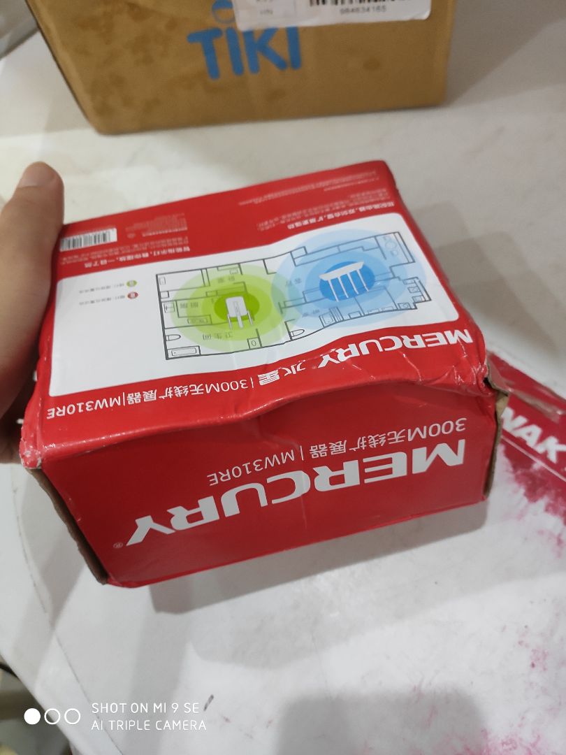 Đóng hộp cẩn thận, tuy nhiên không biết do vận chuyển hay thế nào nhưng hộp bị bóp ở nhiều chỗ và cũ, tùy nhiên không ảnh hưởng đến thiết bị.