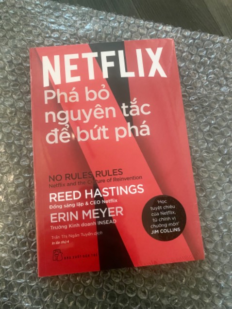 Đóng gói cẩn thận, sách nguyên seal, ko móp méo. Hài lòng.