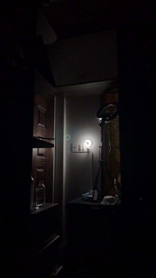 Đèn xài rất okey nhé ạh... điều khiển rất nhạy luôn, chỉnh màu sáng tối theo ý mình nói chung hài lòng