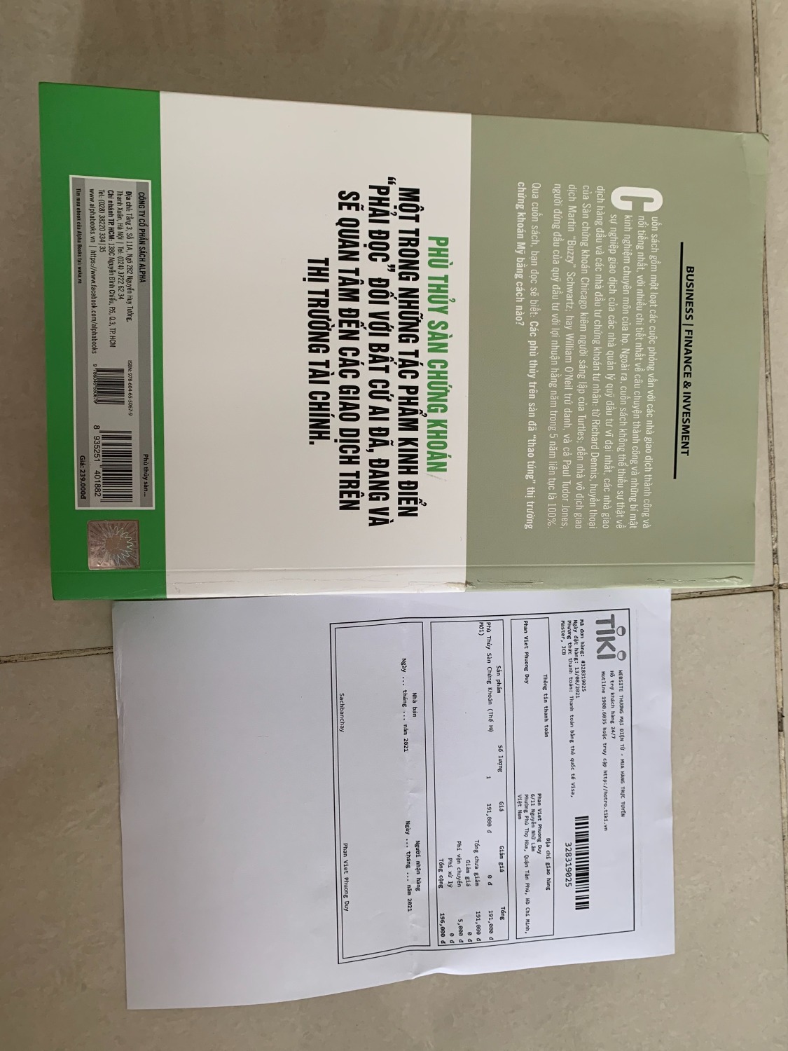 Giao hàng lâu.
Sản phẩm bị lỗi. Móp, sứt gáy sách.