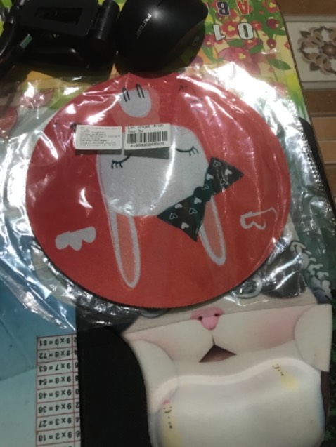 Đóng gói cẩn thận , sản phẩm hình như ma xát ít hơi trơn chút , sau này dùng đánh giá tiếp , nên mua loại nhiều tiền hơn nếu nhu cầu nhiều