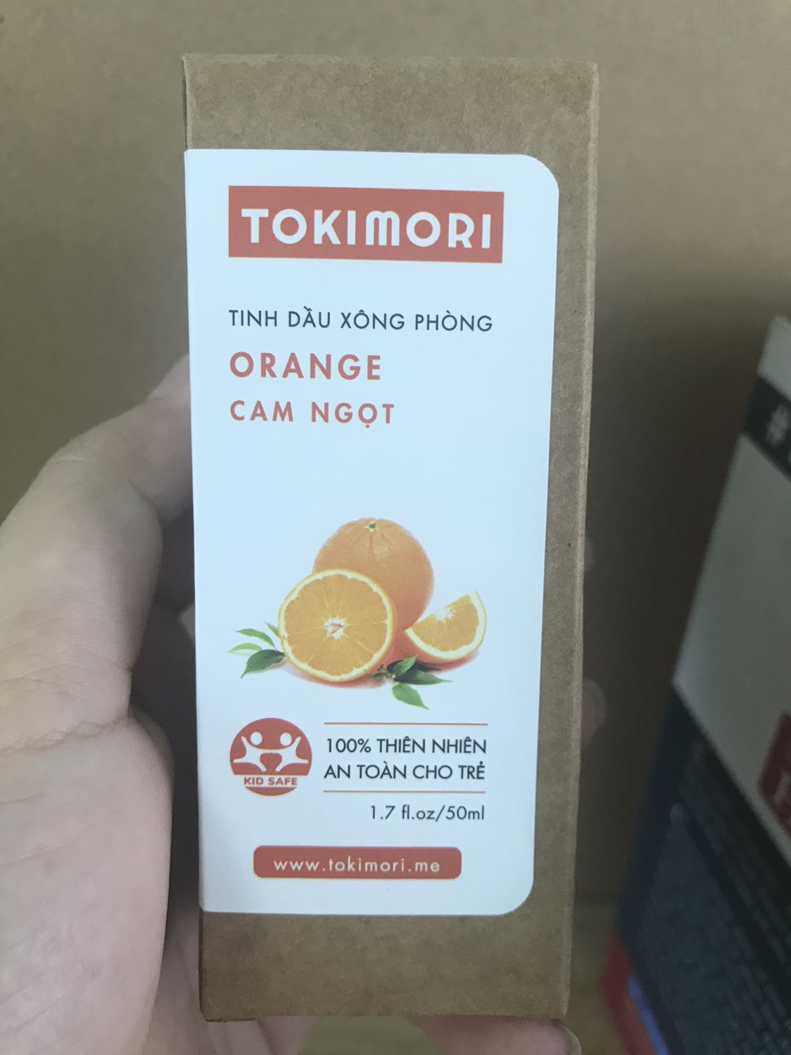 Dùng chai 10ml ưng quá nên phải tẩu thêm em 50ml này! Mùi hương rất nhẹ nhàng không bị hắc, dùng để xông phòng sau khi đi làm về thì thật là dễ chịu. Tiki giao hàng khá nhanh trong mùa dịch này!