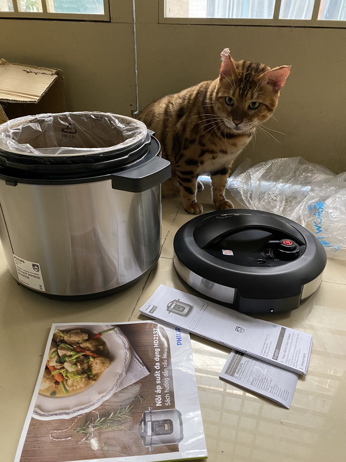 Mùa dịch nên giao hàng rất chậm, gần 1 tháng, ngóng dài cổ… Nồi xài cực thích , nấu siêu nhanh, dung tích 6 lít vừa cho gia đình 4 người, rất nên mua !