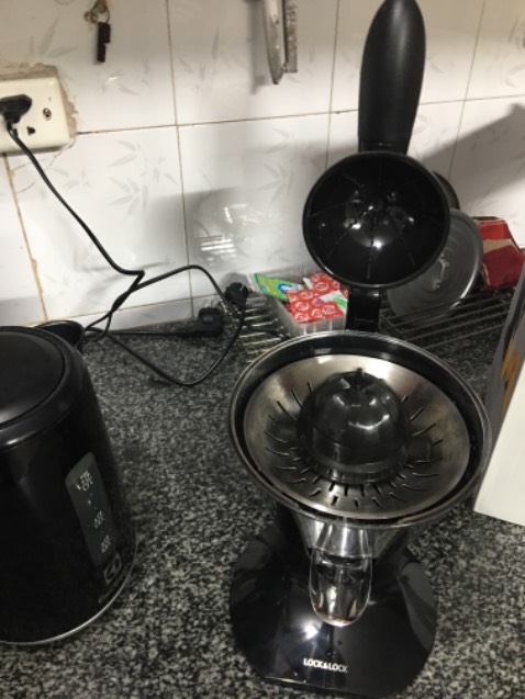 Tiki giao hàng rất nhanh, nhưng rất tiếc máy chưa sử dụng đã bị lỗi mô tơ quay không dừng, đề nghị bảo hành sản phẩm cho tôi