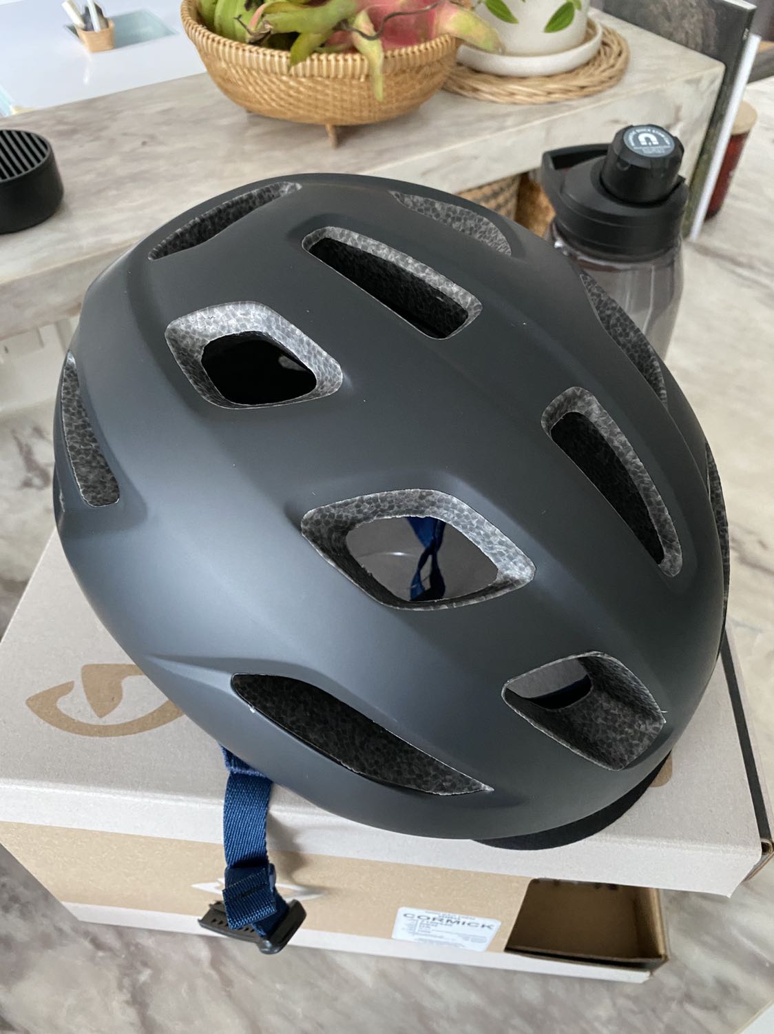 Sản phẩm mới đẹp, đầy đủ. Shop đóng gói cẩn thận.