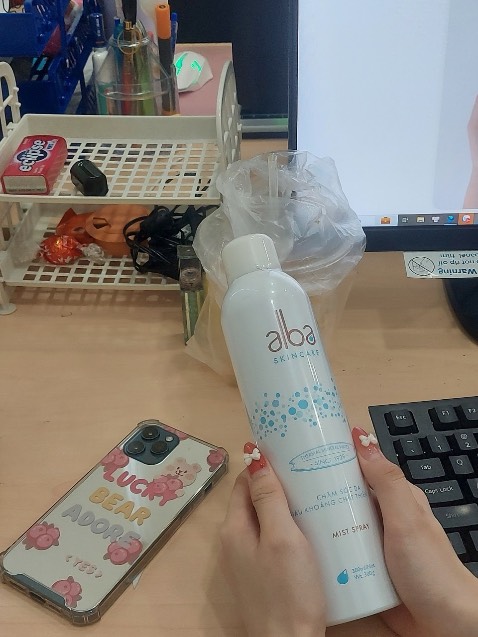 Xịt phun đều , xịt mát dưỡng ẩm da tốt xài chai to lợi, xịt thường xuyên để cấp ẩm cho da