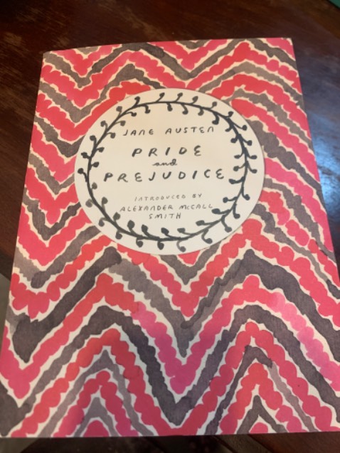 Sách bọc kĩ. Bìa rất vintage. Cầm như 1 cuốn sổ tay, ko sợ lỗi thời. Giấy nhẹ, chữ dễ đọc. Tiếc là ko đủ bộ. Giao rất nhanh, mình đặt trưa mà tối đã giao rồi ko cần đợi mấy ngày. Sách bọc kĩ. Bìa rất vintage. Cầm như 1 cuốn sổ tay, ko sợ lỗi thời. Giấy nhẹ, chữ dễ đọc. Tiếc là ko đủ bộ. Giao rất nhanh, mình đặt trưa mà tối đã giao rồi ko cần đợi mấy ngày.