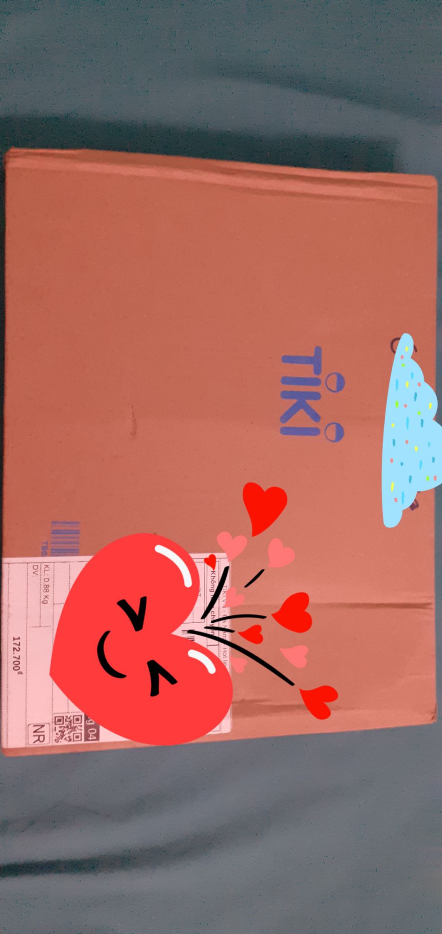 Đóng gói chắc chắn, sách không những rẻ mà còn có bookcare nữa nha, mình mua có 2 cuốn mà cho đóng gói cho mình cái hộp to quá, nhưng không sao, sách đẹp lắm, không bị méo cong chỗ nào cả, mình chưa đọc nên không biết thế nào, shipper dễ thương giao hàng đúng hẹn, shop phục vụ tốt, 5 sao nha 💯💯💯!!!!!