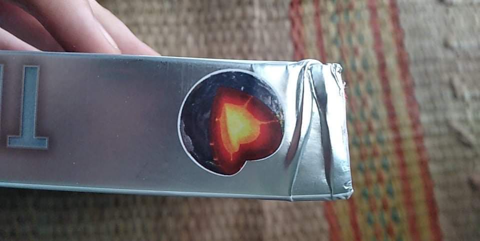 Quá nhiều vấn đề, sách gần 500k mà giao cho khách ko ra gì, gáy thì bẹp, trang sách thì sắp rách đến nơi rồi, quá tệ, mình mất niềm tin vào nhà bán và cả tiki vì kiểm duyệt không kĩ, thời gian giao lâu do dịch mà là quà tặng nên ko muốn mất thời gian đổi trả, mong shop và tiki có chính sách đền bù thoả đáng