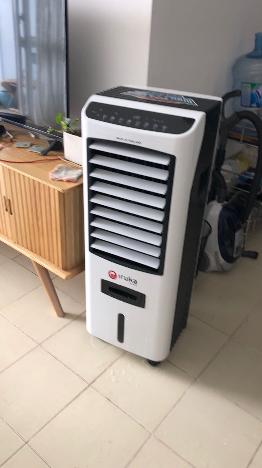 Sản phẩm mới mua về dùng khá tốt, độ bền như thế nào thì chưa biết được. Một điểm phàn nàn tí tẹo là cái khoá đi kèm nhỏ hơn so với ốc để gắn bánh xe vào máy.