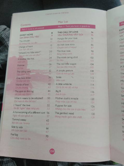 "Bộ sách Chicken Soup for the Soul đã mang đến cho bạn đọc nhiều câu chuyện cảm động, những câu chuyện có thể tưới mát tâm hồn và giúp cuộc sống trở nên ý nghĩa hơn. Quyển sách The Best of Chicken Soup for the Soul - Tuyển tập những câu chuyện hay nhất là một tuyển tập gồm 50 câu chuyện được chắt lọc từ hàng trăm câu chuyện trong bộ sách Chicken Soup nổi tiếng được xuất bản trong nhiều năm qua sẽ tiếp tục mang những câu chuyện ý nghĩa đến với bạn đọc."