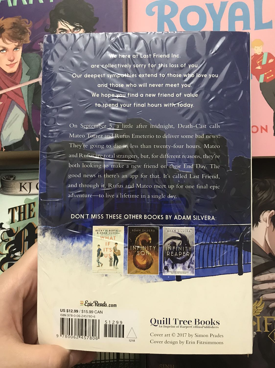 Lần này fahasa giao hàng thần tốc ghê = )), đặt chiều tối hôm trước mà sáng hsau đã được giao đến. Sách xinh xẻo được bọc cẩn thận như mọi lần.
