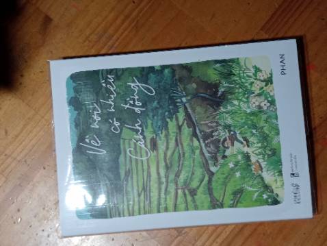 Cái quyển này mình xem được review trên tt, thấy hợp gu nên tậu về, chưa đọc thử, nhma bìa đẹpppp, bìa rất đẹppp