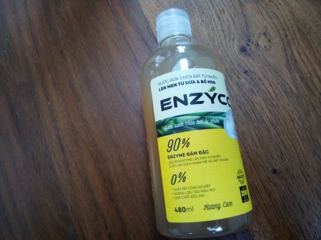 nước rửa chén mùi cực thơm, rửa chén sạch kin kít mà còn bảo vệ môi trường nữa, siêu ưng. shop tư vấn nhiệt tình, chúc shop có thêm thật nhiều sản phẩm hữu cơ như này