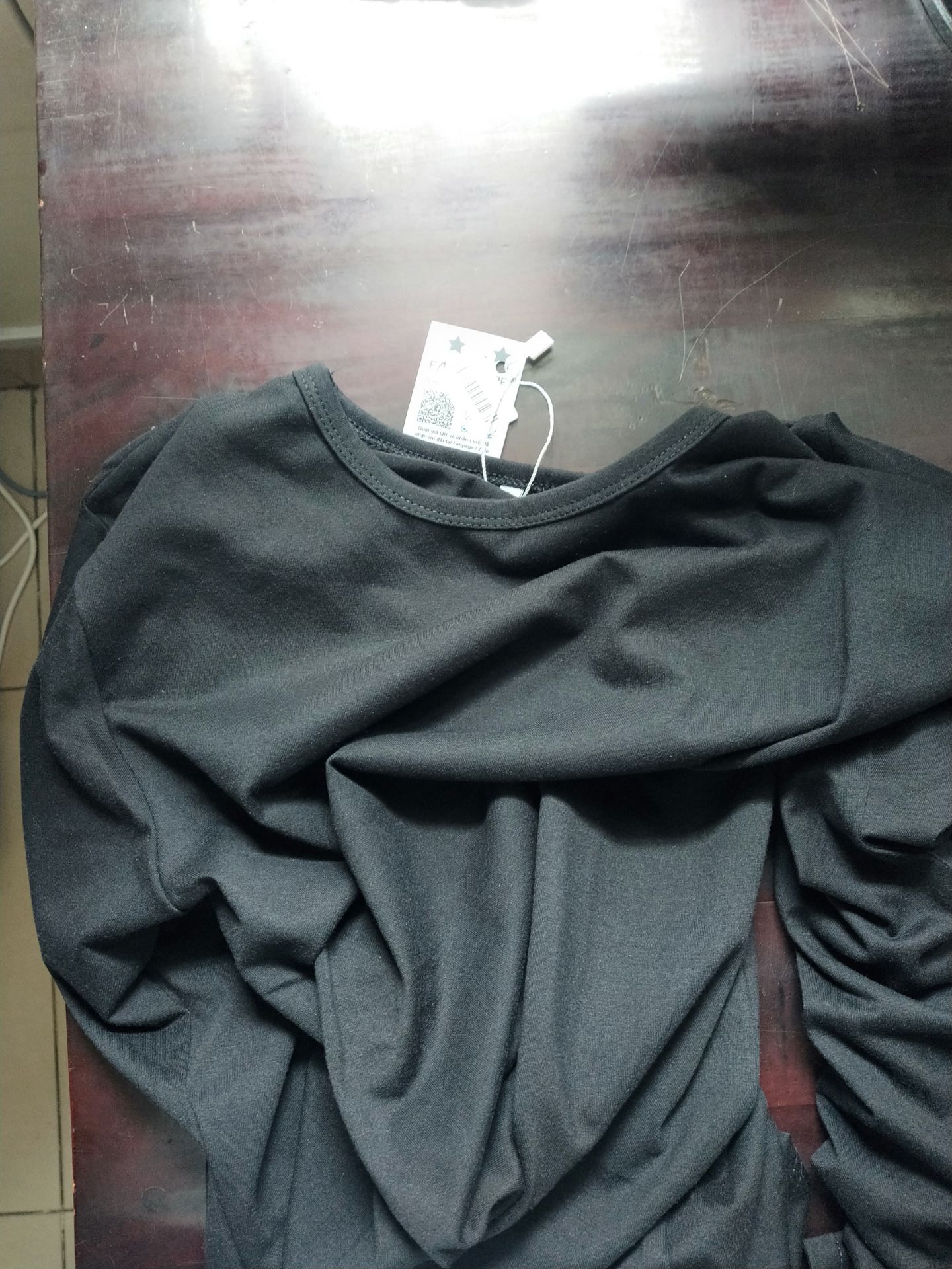 Áo sai mẫu. Cổ lọ không phải cổ tròn. Đề nghị đổi hàng đúng mẫu. Áo sai mẫu. Cổ lọ không phải cổ tròn. Đề nghị đổi hàng đúng mẫu.