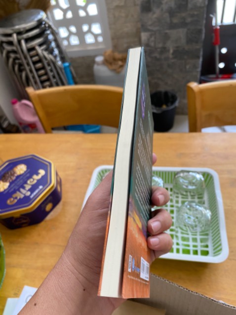 giao hàng trước dự kiến, bìa mềm chứ không phải bìa cứng như mô tả