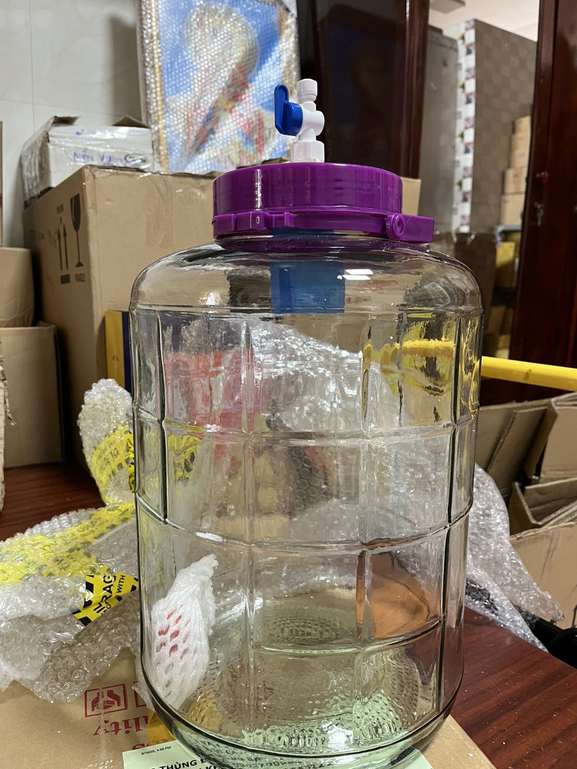 Cực kỳ hài lòng, sản phẩm y như mô tả, hàng chất lượng. Thiết kế bộ chống tràn nước cho bình đựng nước lọc từ máy, lúc nào cũng sẵn nước, ko sợ quên bị tràn!