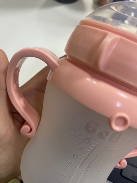 bình oke , thân núm mềm luôn , k thấy hôi nhựa , ổn nha