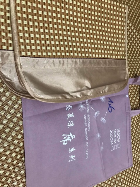 Nhận hàng ko đúng như hình, tem mác ko phải như trên hình, xuất xứ ghi là Nhật Bản mà giao đến là chiếu Trung Quốc. Làm mất lòng tin khách hàng. Nhận hàng ko đúng như hình, tem mác ko phải như trên hình, xuất xứ ghi là Nhật Bản mà giao đến là chiếu Trung Quốc. Làm mất lòng tin khách hàng.