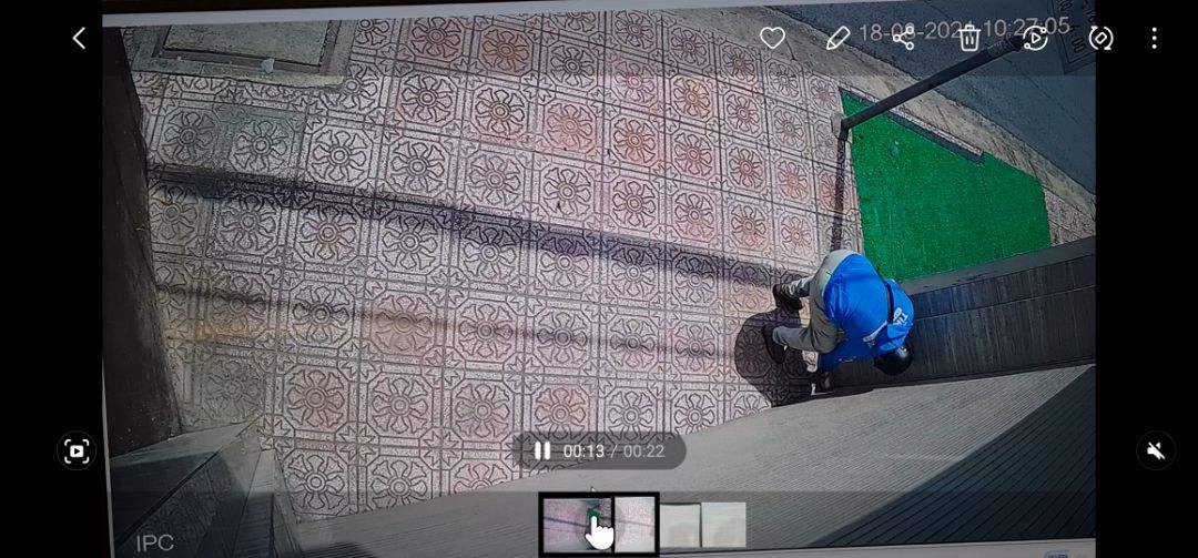 Dịch vụ quá kém, nhân viên không giao hàng tận nơi, làm mất hàng, khi liên hệ không nhận trách nhiệm còn nói chuyện vô văn hóa!!! Đề nghị Tiki chịu trách nhiệm về món hàng