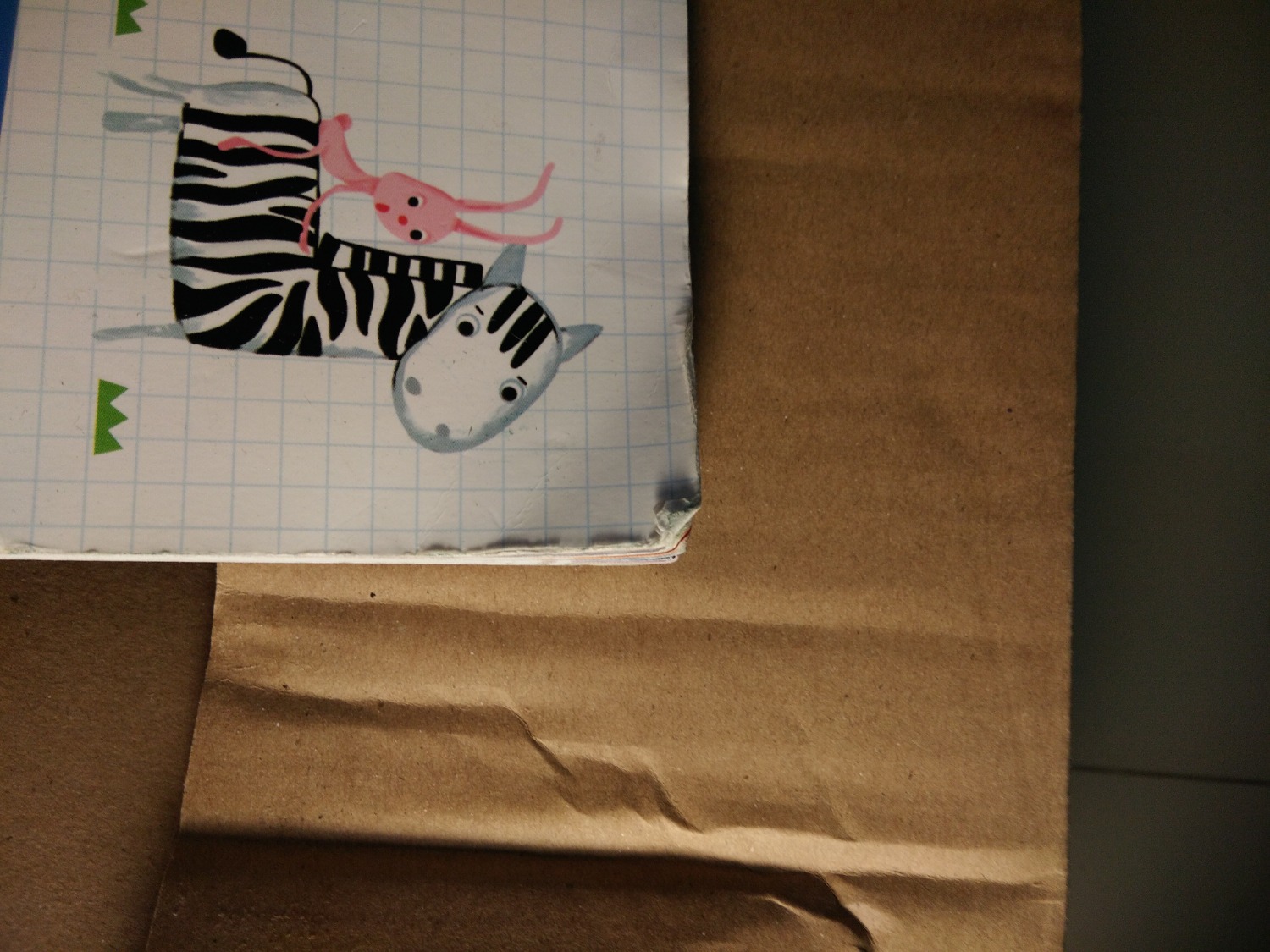 Nhiều lần mình mua qua Tiki rất tin tưởng nên mình không hề kiểm tra hàng. Lần này tiki làm ăn chán quá, mất hết niềm tin. Sách này mà lại mang bán được kể cũng lạ. Sách trông cũ và quăn hết mép, giao hàng thì quá chậm