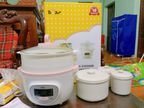 Đóng gói chắc chắn, màu ngẫu nhiên nhưng may ghê đúng hồng em thích 
Có bảo hành kèm theo ship tới mới kích hoạt 
Dùng khá dễ nhưng ninh 2 tiếng vẫn chưa nhừ cháo lắm 
Tạm thui