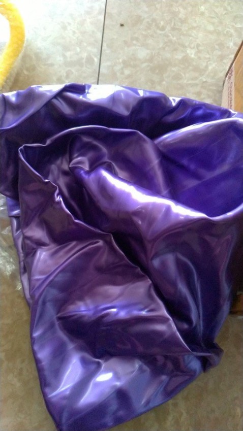 Bóng màu xinh, chắc chắn, giao nhanh, có bơm tặng kèm. Mua cả 2 lần đều ưngg. Mình dùng 2 size đều thấy ok nhưng bóng 65cm thì thấy vừa vặn hơn chắc cho mình thấp. Khuyên mọi người nên ra ngoài tiệm bơm nhaa chứ mình ngồi hì hục mãi mới được. Mình dùng bóng để tập vừa để làm đồ chơi bật nhảy quanh nhà😊