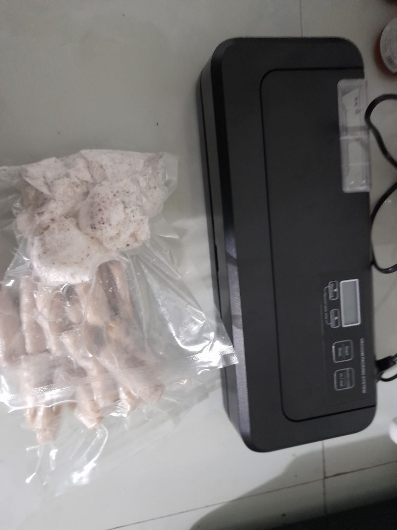 mình đã sử dụng hết ngày hôm nay và quay review cho mn, eo ôi dùng tốt lắm luôn, thề đấy. Rất tiện để bảo quản đồ khô ngoài ra còn có thể dùng khóa miệng bọc nilong rất thích mình đã sử dụng hết ngày hôm nay và quay review cho mn, eo ôi dùng tốt lắm luôn, thề đấy. Rất tiện để bảo quản đồ khô ngoài ra còn có thể dùng khóa miệng bọc nilong rất thích