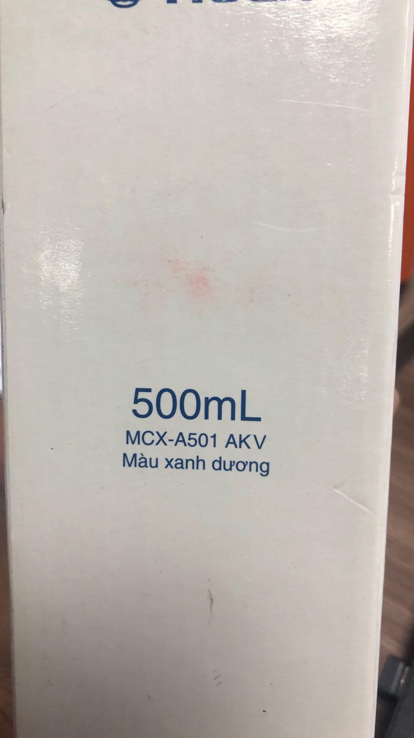 Hộp đừng bình khá cũ. Mở ra thấy là không hài lòng. Màu sắc và size bình nhìn không ưng ý lắm như trên hình. được đều là giao hàng nhanh. Shop nên xem lại