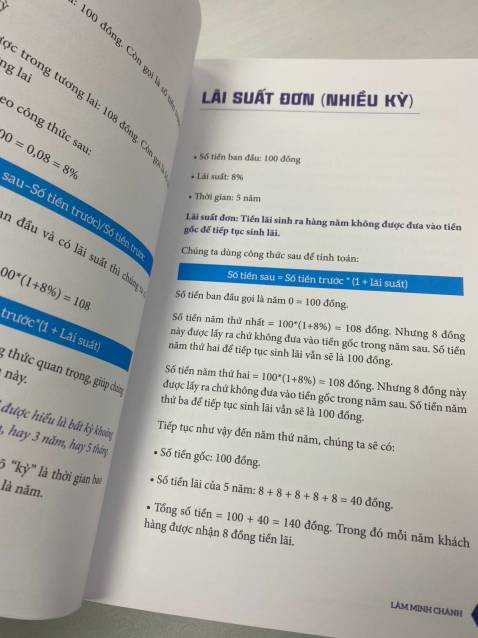 Tiki giao hàng siêu nhanh dù mình để giao hàng tiêu chuẩn mà nhận ngay trong ngày luôn ạ! Sách được bọc cẩn thận cả hộp, mở sách ra còn bị bóng giúp sách còn mới!
Sách còn được tặng kèm mã code giảm 50% khóa học nữa! 
Nội dung mình chưa đọc hết nhưng cách trình bày đẹp mắt - dễ nhìn. 
Trước đây mình đã đọc sách "Tài chính cá nhân dành cho người Việt Nam" của tác giả Lâm Minh Chánh nên tin rằng cuốn sách này sẽ dễ đọc và có nhiều giá trị. 

Cám ơn Tiki, cảm ơn tác giả về cuốn sách này.