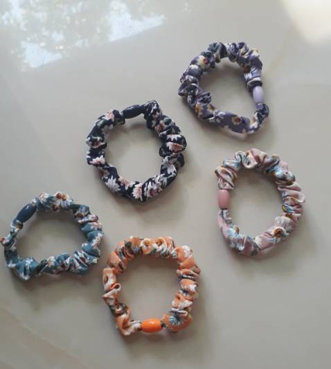 dây buộc tóc nasi vải hoa phối màu dễ thương, xinh lắm ạ