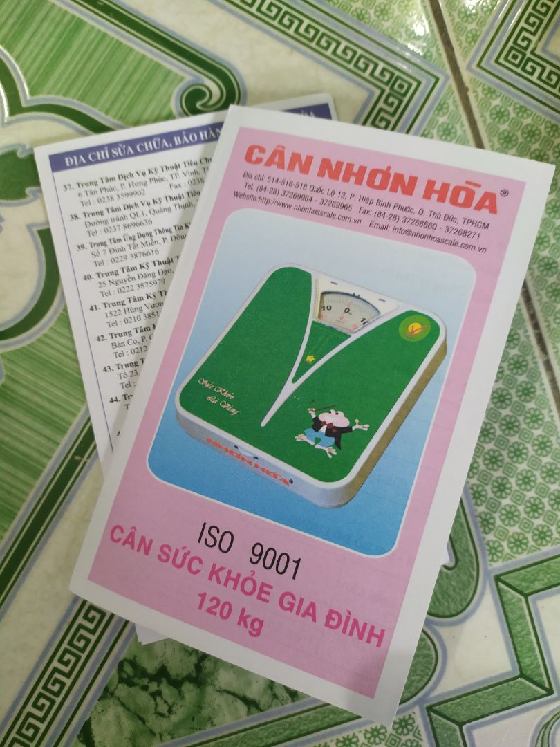 Cân đẹp và nhạy lắm ạ. Shipper nhiệt tình dễ thương. Có   giấy bảo hành 12 tháng nhưng lại không ghi gì cả (nguyên seal mà giấy ở trong) nên không biết nếu có lỗi thì phải làm thế nào.