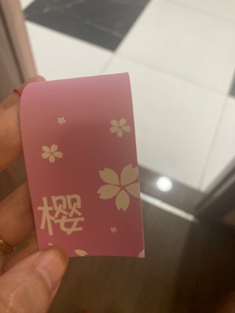 Hàng ổn nhưng giao không đúng màu đặt.  Muon mua mau tim ma giao mau hong