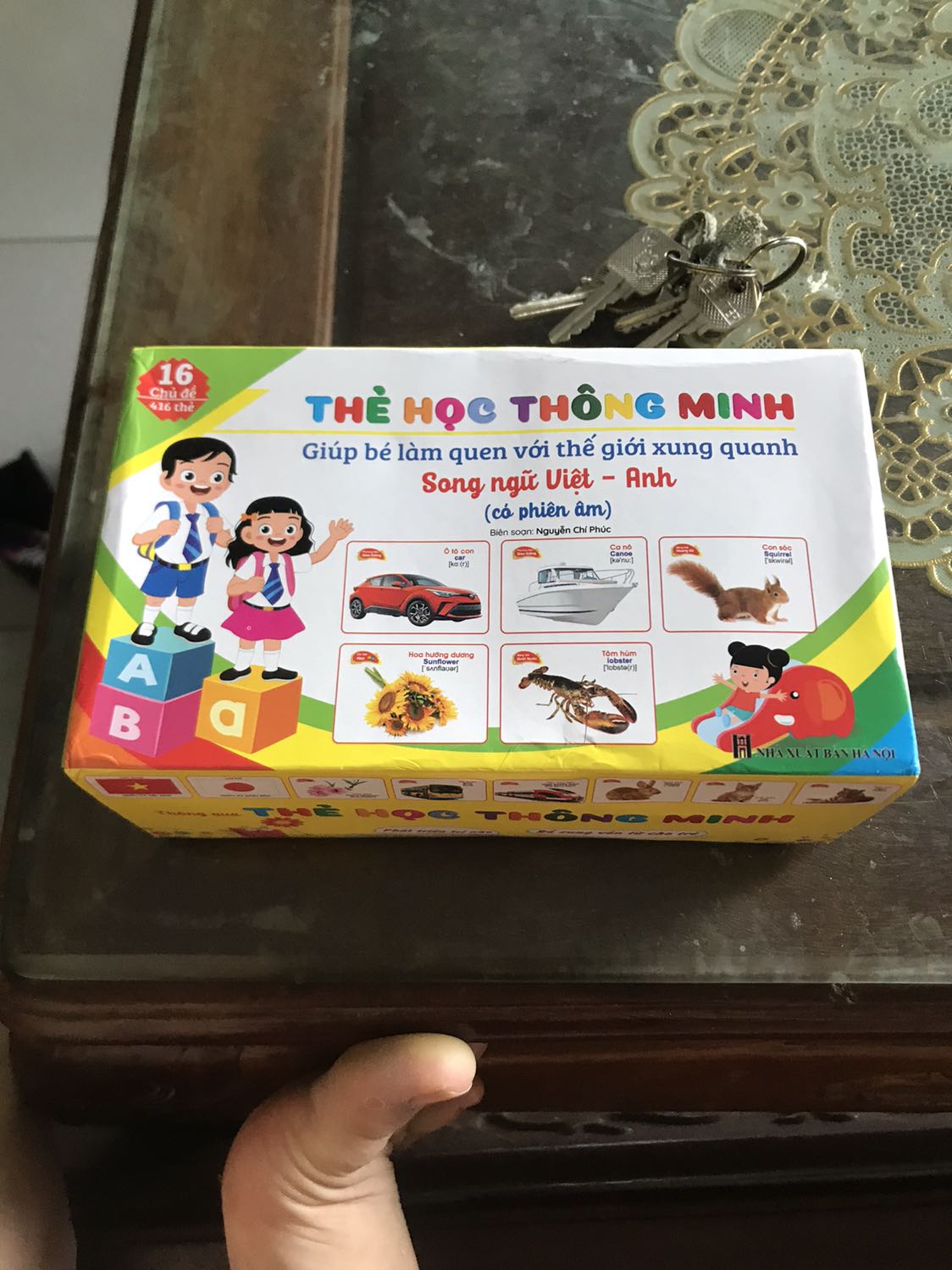 Giao hàng khác hình ảnh bé tí. Mặt sau k có chữ. Chán