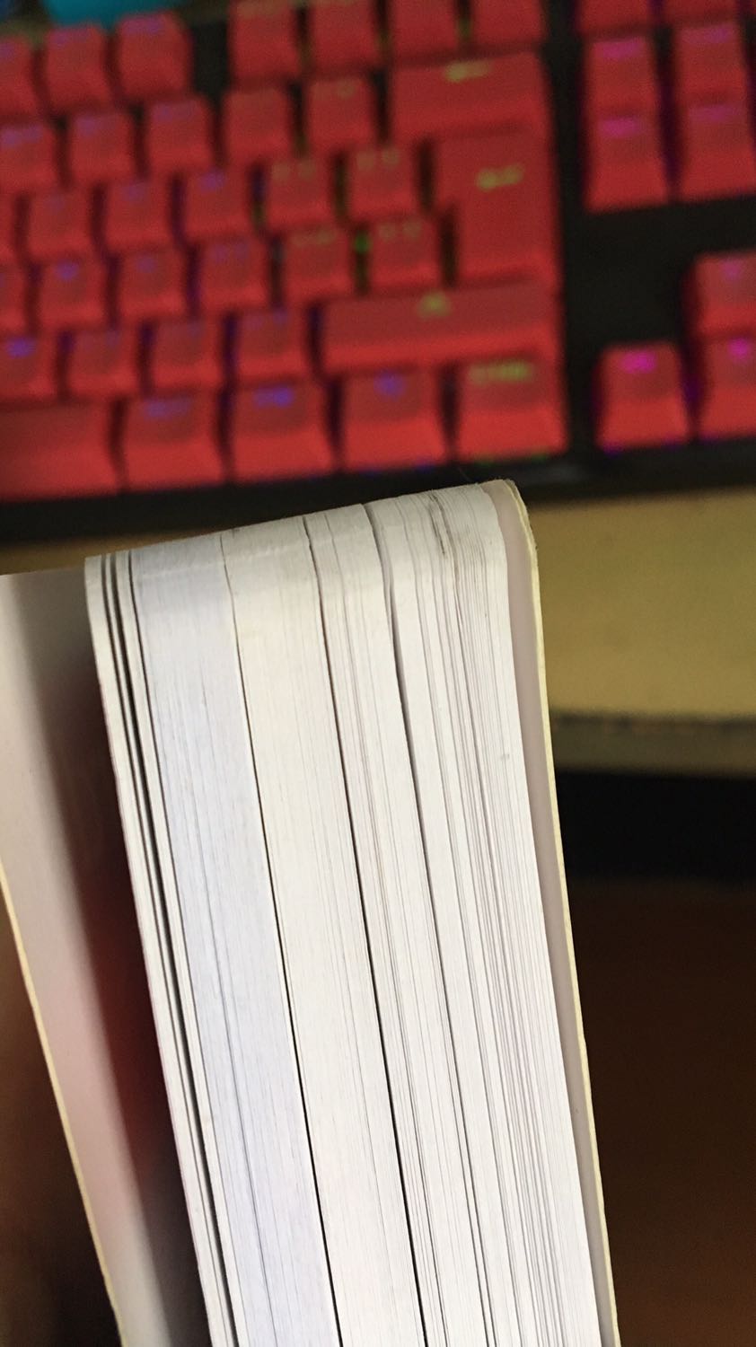 Nội dung quyển sách thì khỏi bàn! Kích thước nhỏ gọn, vừa túi! Giấy đẹp, tuy nhiên vận chuyển hàng cảm giác chả nâng niu quyển sách gì cả, nhận hàng một số trang hơi quăn quăn làm mình thấy có chút hụt hẫng!