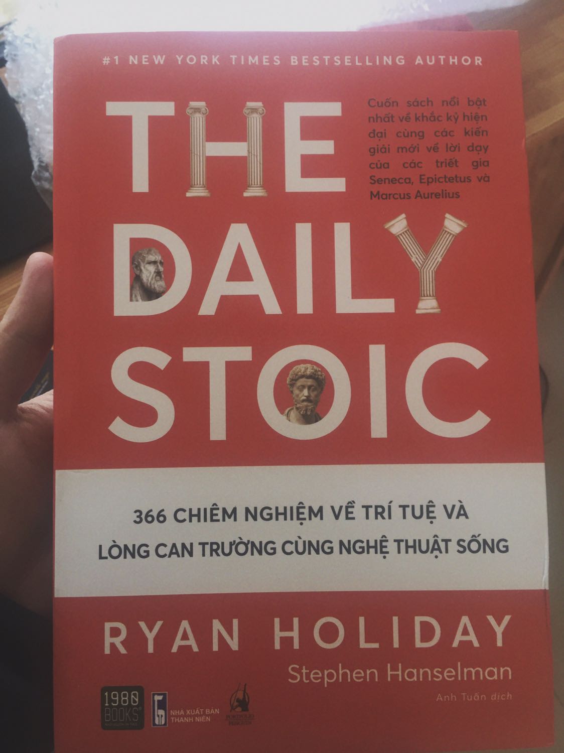 Đóng gói và giao hàng nhanh chóng. Hơi cấn nhẹ trong quá trình vận chuyển. Nếu đóng gói với hộp giấp thì perfect.