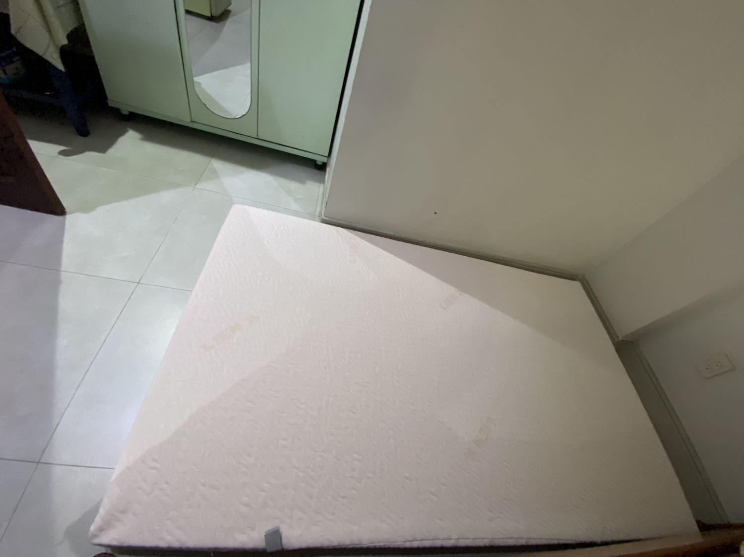 Tiki giao hàng nhanh, đóng gói cẩn thận. Nhân viên giao hàng nhiệt tình, nhân viên tư vấn của seller chăm sóc khách hàng tốt. Hy vọng nệm bền theo thời gian. Tiki giao hàng nhanh, đóng gói cẩn thận. Nhân viên giao hàng nhiệt tình, nhân viên tư vấn của seller chăm sóc khách hàng tốt. Hy vọng nệm bền theo thời gian.