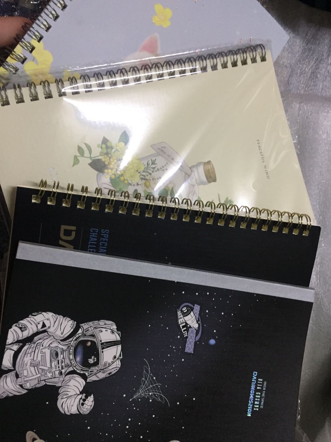 Giao nhanh, đủ hàng, màu sổ rất đẹp, shipper thân thiện